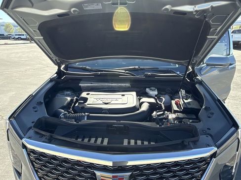 Certified 2024 Cadillac XT4 Luxury image 21