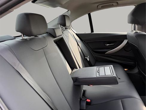 Used 2018 BMW 320i Sedan image 35