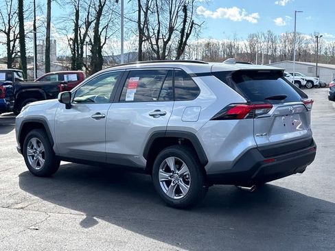 New 2025 Toyota RAV4 XLE image 28