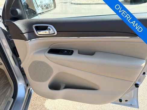 Used 2015 Jeep Grand Cherokee Overland AWD/4WD image 8