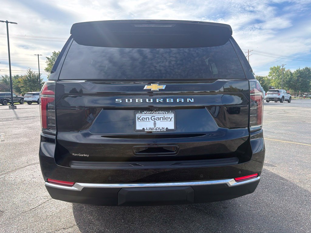 Used 2025 Chevrolet Suburban LS AWD/4WD image 8