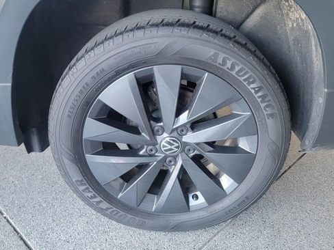 Used 2022 Volkswagen Taos S FWD image 6