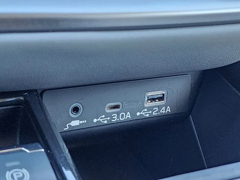 Certified 2025 Subaru Outback Premium image 15