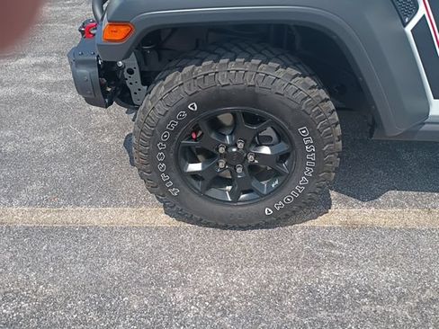 Used 2021 Jeep Wrangler Sport AWD/4WD image 9