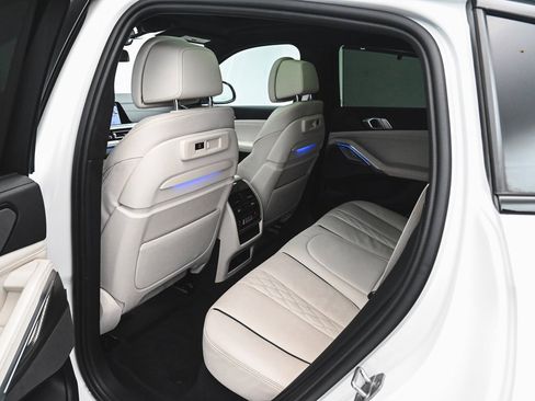 Used 2023 BMW X6 xDrive40i w/ Executive Package image 34