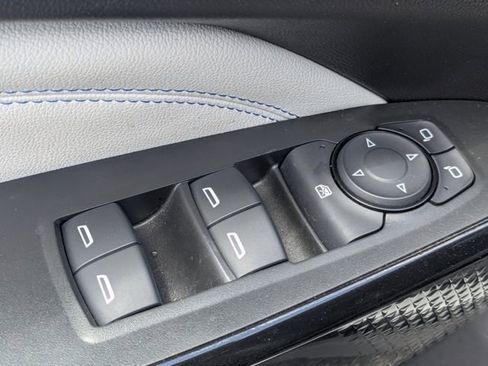 Used 2025 Chevrolet Trax LT w/ LT Convenience Package FWD image 19