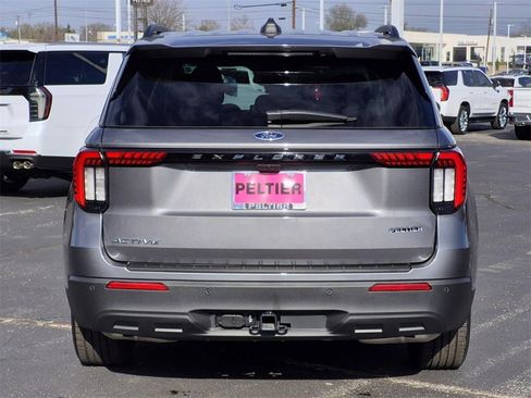 Used 2025 Ford Explorer Active image 5