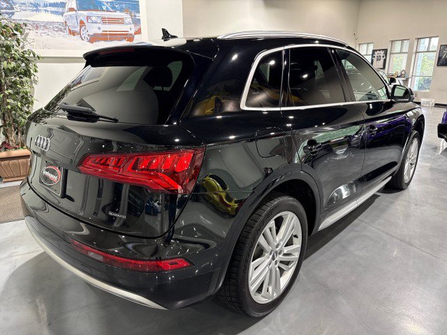 Used 2019 Audi Q5 2.0T Premium Plus w/ Premium Plus Package AWD/4WD image 2