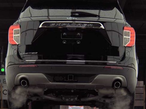 Used 2023 Ford Explorer Limited w/ Equipment Group 301A image 5