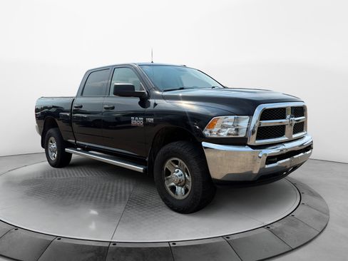 Used 2017 RAM 2500 Tradesman w/ Chrome Appearance Group AWD/4WD image 4