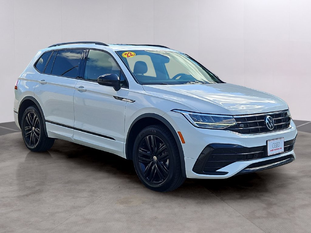 Used 2022 Volkswagen Tiguan SE R-Line AWD/4WD image 3