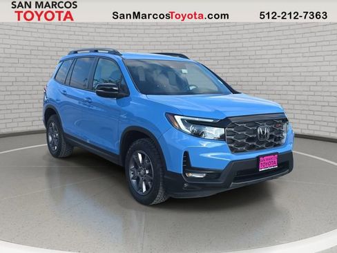 Used 2024 Honda Passport TrailSport image 3