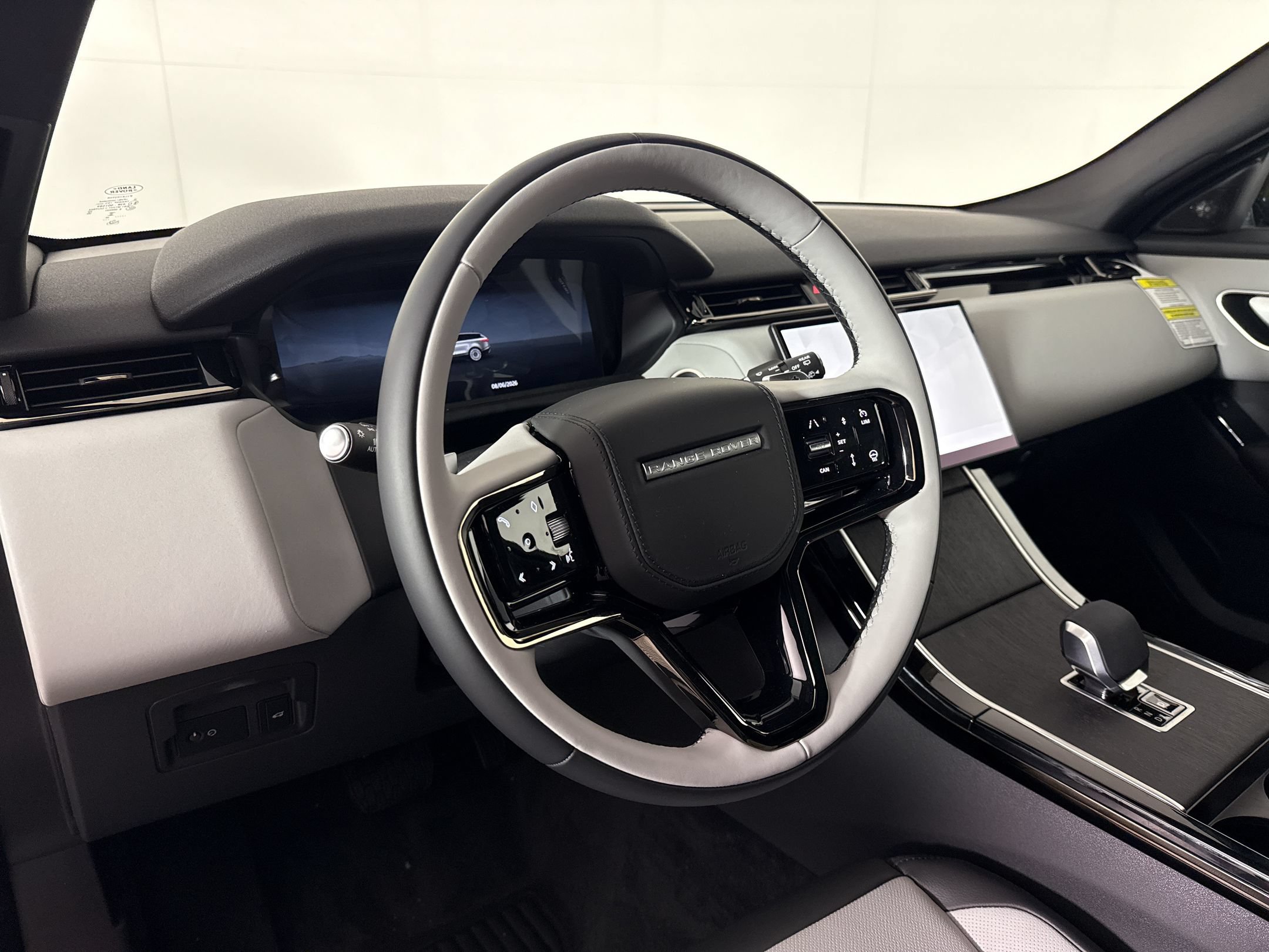 New 2026 Land Rover Range Rover Velar S AWD/4WD image 4