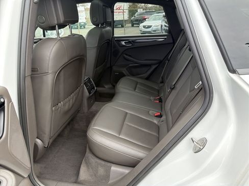 Used 2024 Porsche Macan image 13