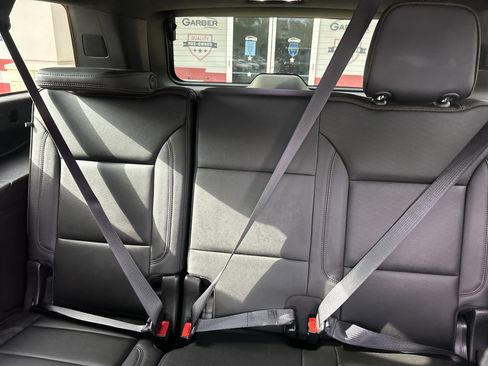 Used 2021 Chevrolet Suburban High Country image 18