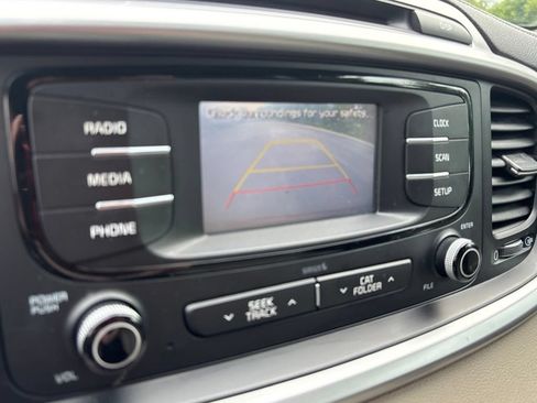 Used 2017 Kia Sorento AWD image 28