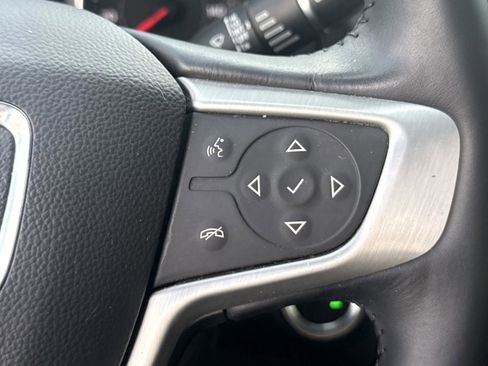 Used 2022 GMC Terrain SLT w/ Tech Package image 27