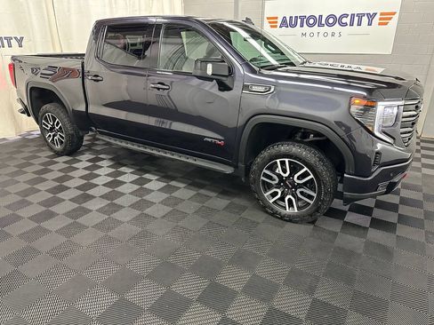 Used 2025 GMC Sierra 1500 AT4 w/ AT4 Premium Package AWD/4WD image 2