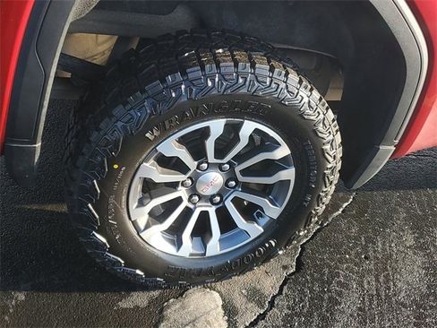 Certified 2021 GMC Sierra 1500 AT4 w/ AT4 Value Package image 5