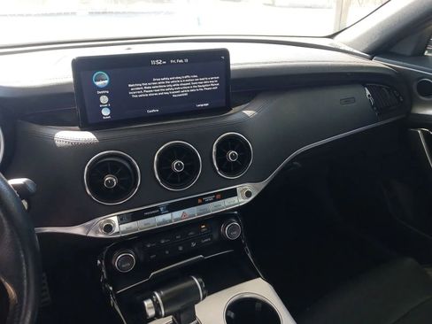 Used 2022 Kia Stinger GT1 image 7