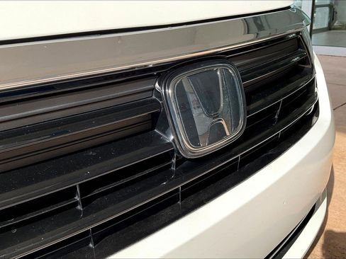 Used 2022 Honda Odyssey Elite image 32