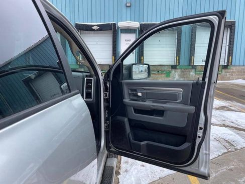 Used 2015 RAM 1500 Big Horn image 32