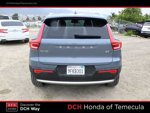 Used 2023 Volvo XC40 B5 Plus AWD/4WD image 6