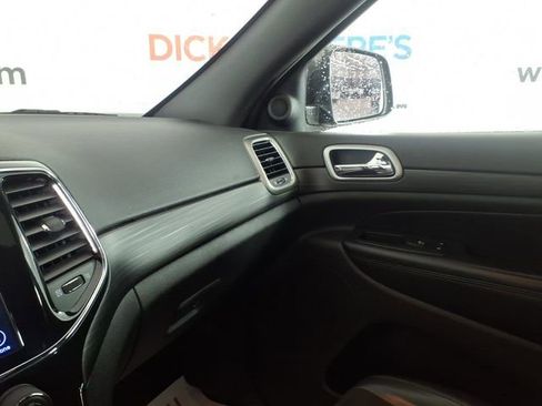 Used 2019 Jeep Grand Cherokee Altitude AWD/4WD image 24