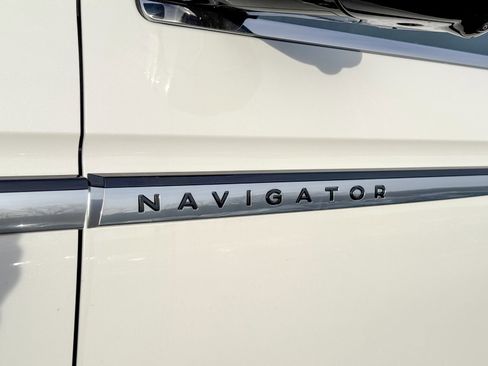 New 2025 Lincoln Navigator L Reserve image 34