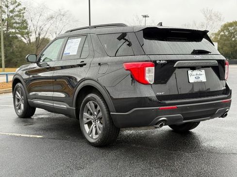 Certified 2022 Ford Explorer XLT w/ Equipment Group 202A image 6