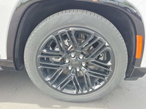 Used 2024 Jeep Wagoneer Series II w/ Convenience Group I AWD/4WD image 24