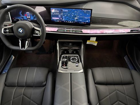 Used 2026 BMW i7 xDrive60 w/ M Sport Package RWD image 14