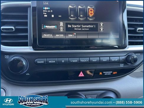 Certified 2021 Hyundai Venue SEL w/ Premium Package image 29