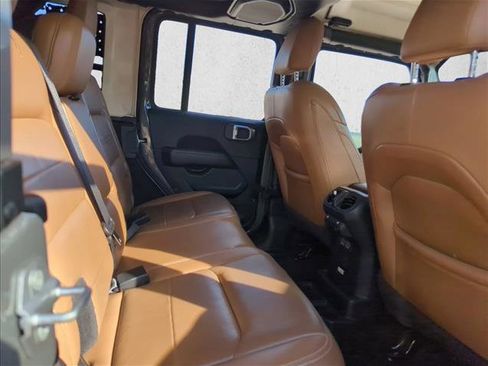 Used 2022 Jeep Wrangler Unlimited Sahara image 15