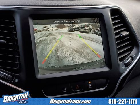 Used 2021 Jeep Cherokee Latitude Lux w/ Comfort/Convenience Group image 24