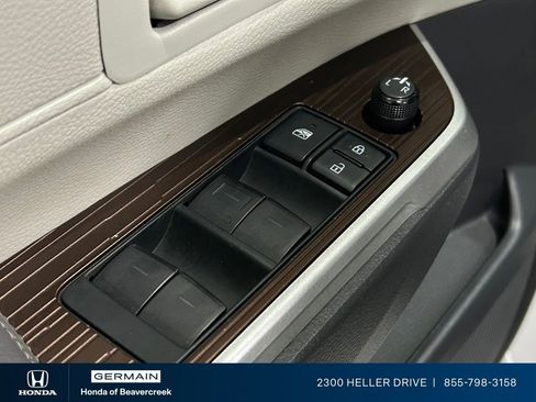 Used 2021 Toyota Sienna LE FWD image 18