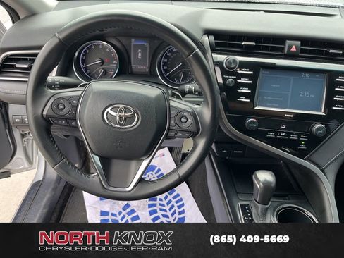 Used 2020 Toyota Camry SE FWD image 7