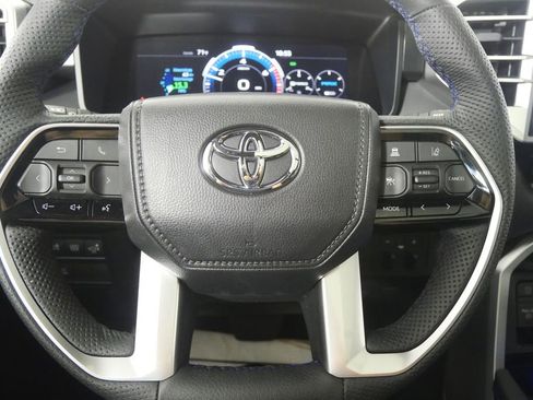 Used 2025 Toyota Sequoia Platinum image 25
