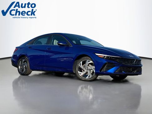 Used 2025 Hyundai Elantra Limited FWD image 1