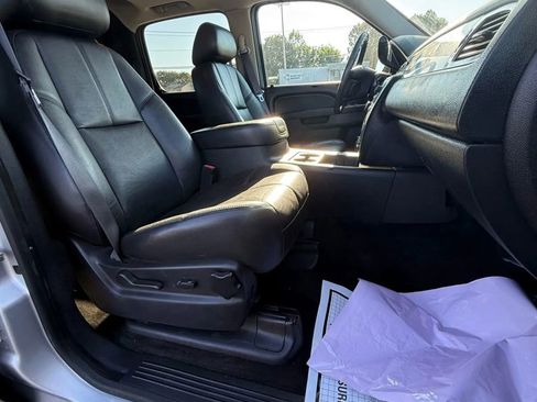 Used 2013 Chevrolet Avalanche LT w/ Suspension Package, Off-Road image 14