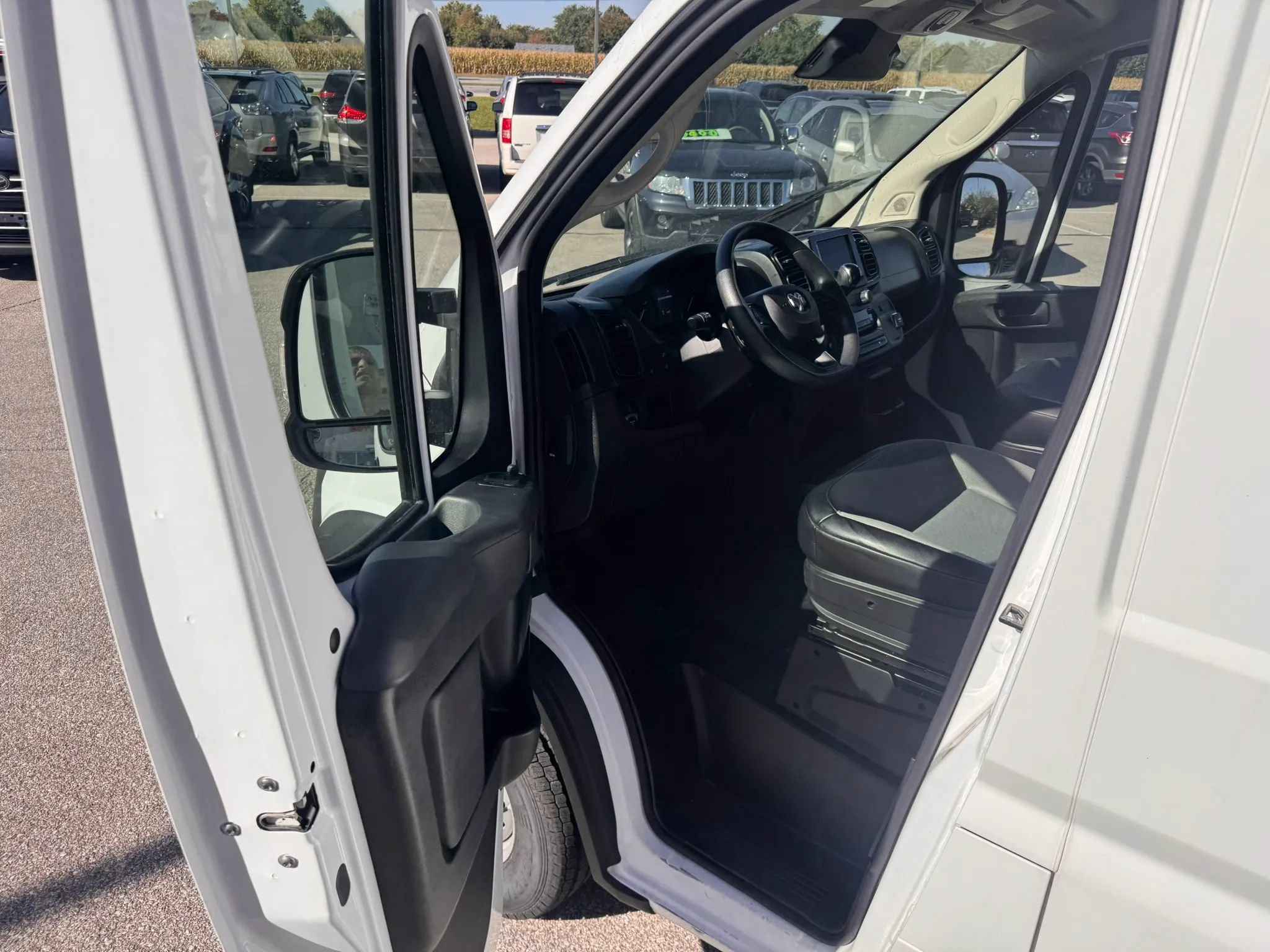Used 2024 RAM ProMaster 2500 w/ Convenience Group FWD image 13