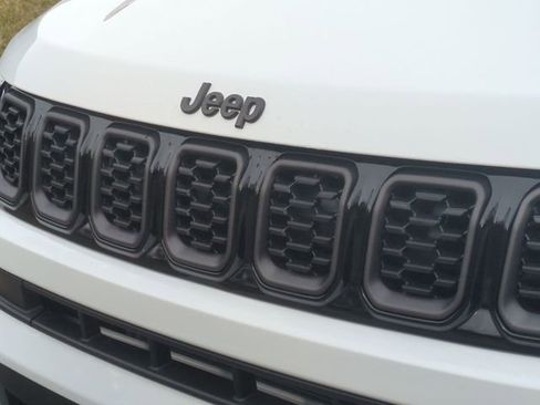 New 2026 Jeep Compass Latitude image 25