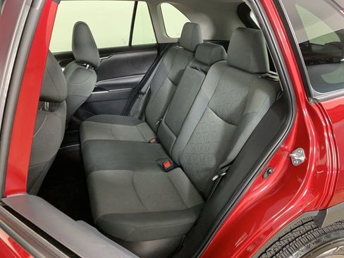 Used 2022 Toyota RAV4 XLE w/ XLE Grade Weather Package AWD/4WD image 31