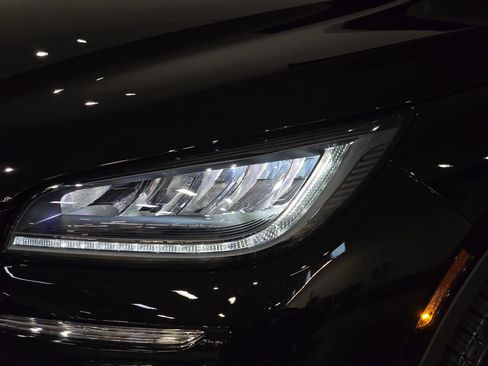 New 2026 Lincoln Corsair Premiere image 12