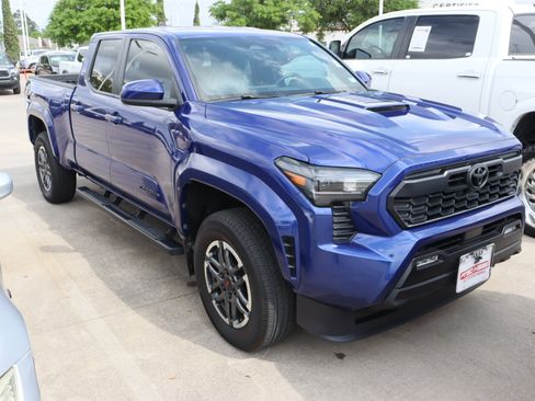 Used 2024 Toyota Tacoma TRD Sport image 2