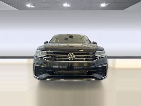Certified 2023 Volkswagen Tiguan SEL R-Line image 6