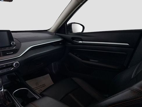 Used 2024 Nissan Altima 2.5 SR image 15