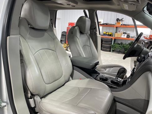 Used 2014 Buick Enclave Premium image 28