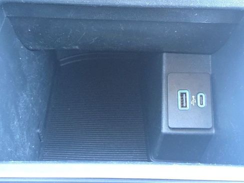 Certified 2024 Ford Edge SE w/ Black Appearance Package image 35