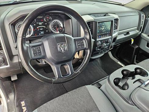 Used 2020 RAM 1500 Classic SLT w/ Luxury Group AWD/4WD image 12